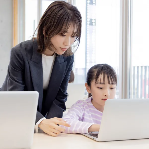 小学生からはじめられる、
本物のプログラミング教室。
